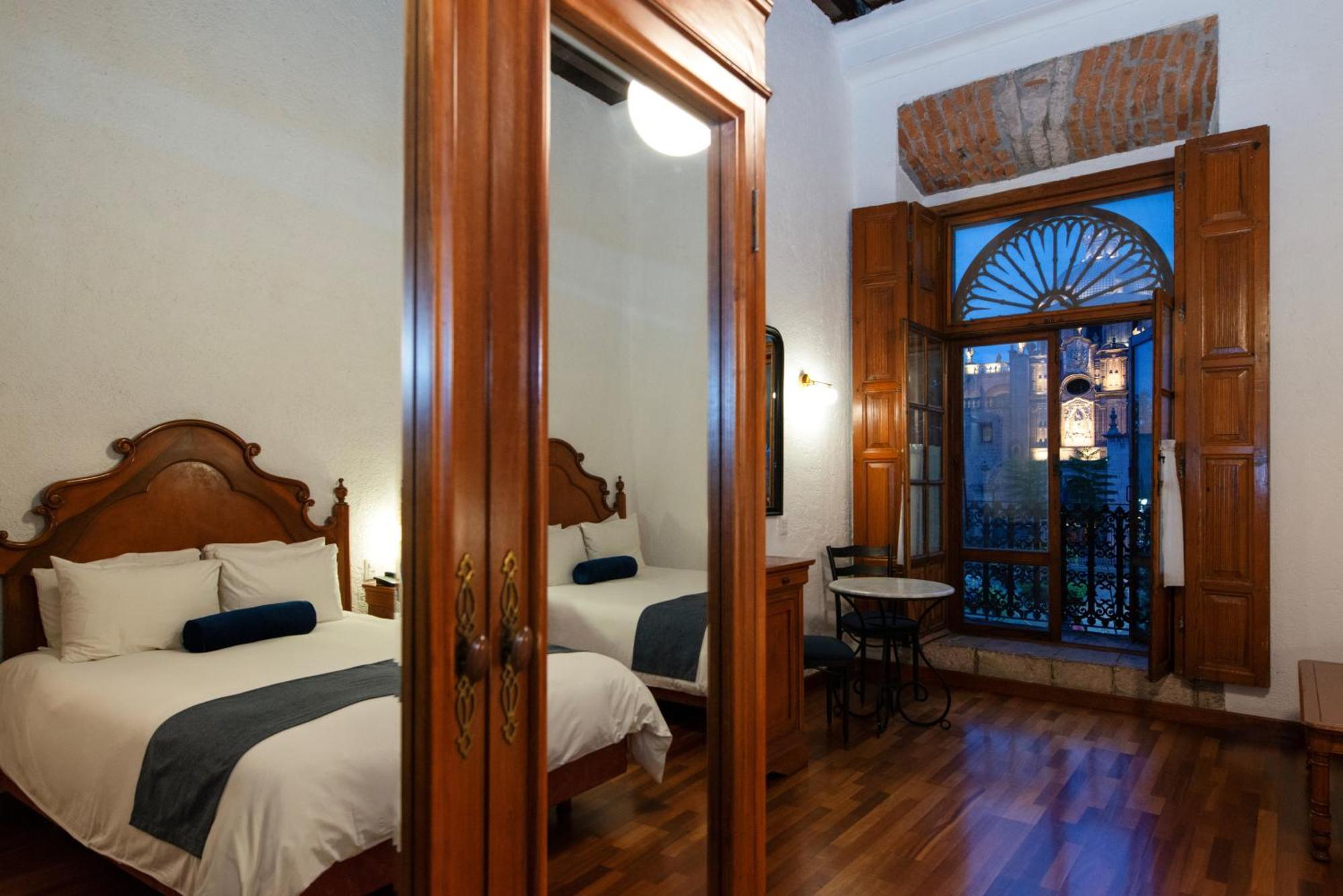 Hotel Los Juaninos Морелия Екстериор снимка