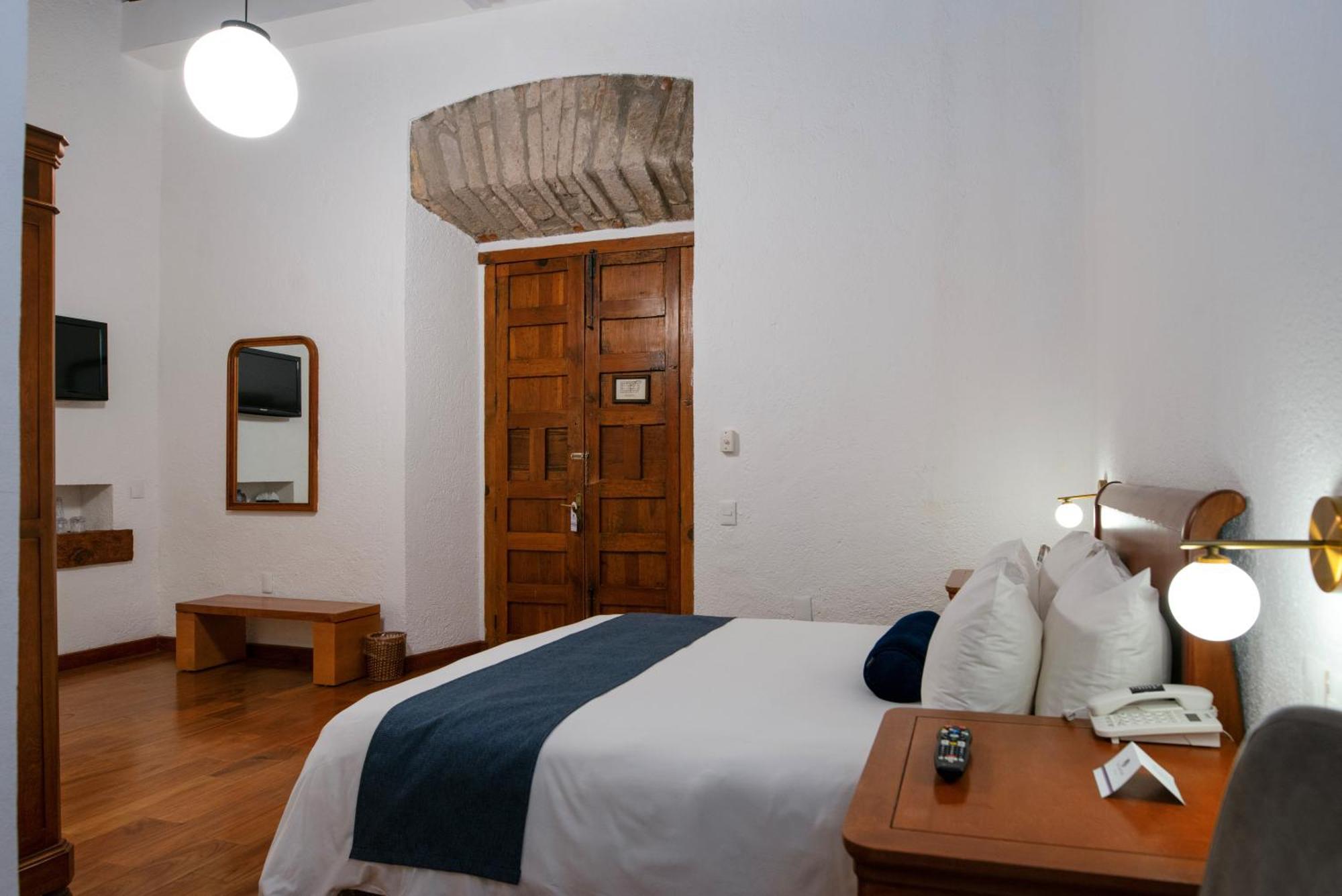 Hotel Los Juaninos Морелия Екстериор снимка