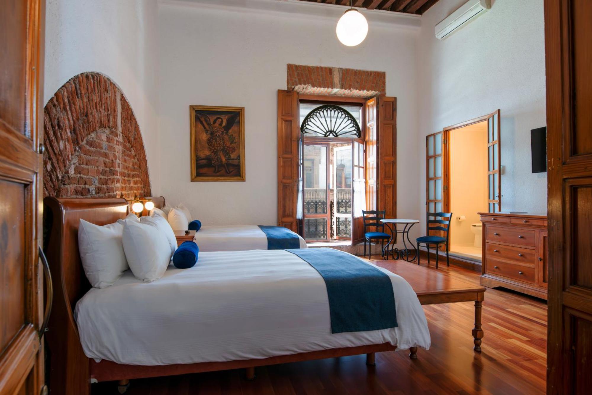 Hotel Los Juaninos Морелия Екстериор снимка