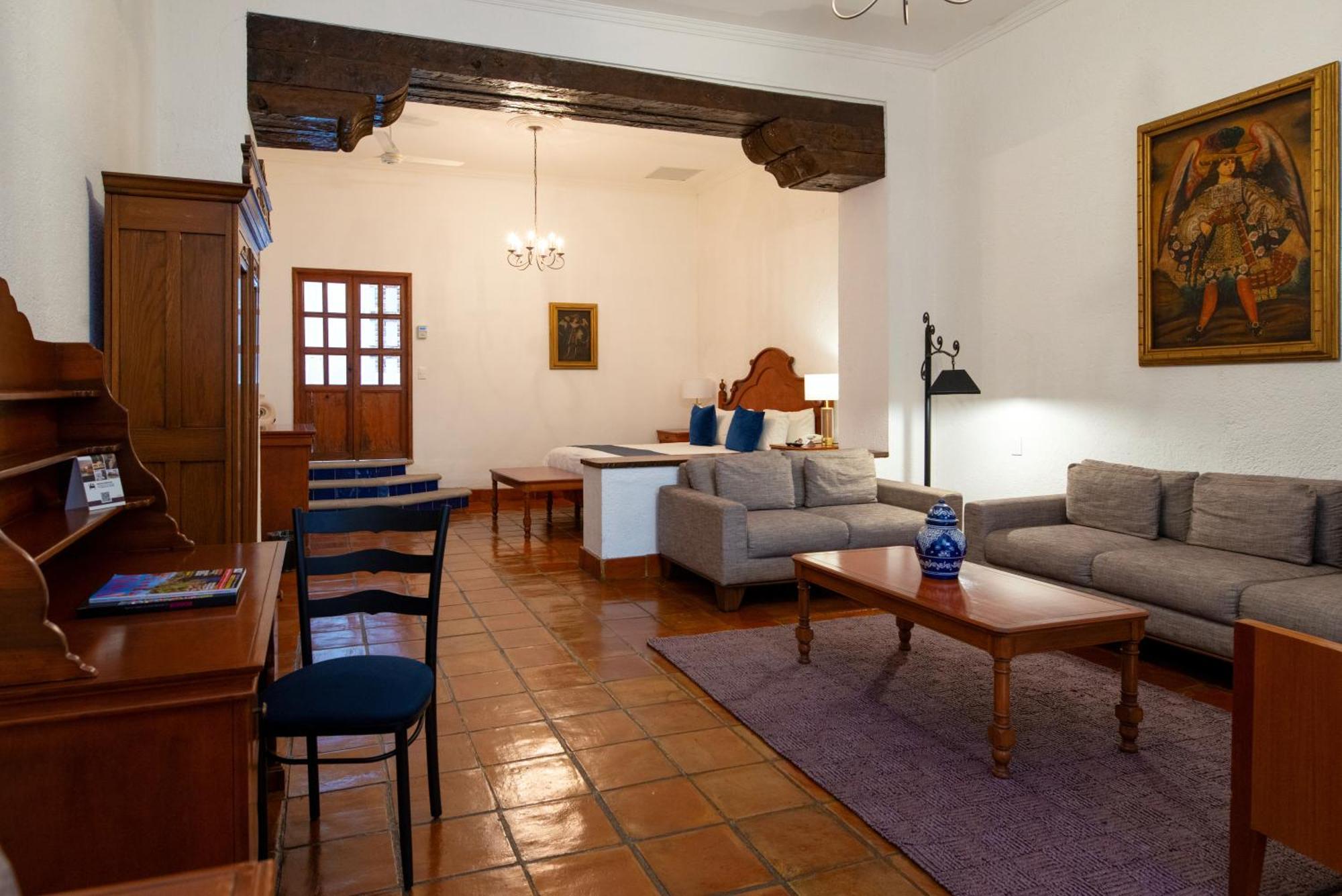 Hotel Los Juaninos Морелия Екстериор снимка